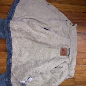 Levi’s Jean jacket women furry outline